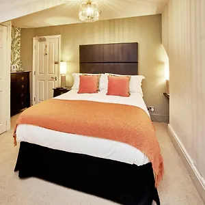 https://dillons-of-whitby-14-chubb-hill-road.yorkshirehotels.net