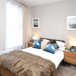 Ocho Homes By Eight Continents Pensión